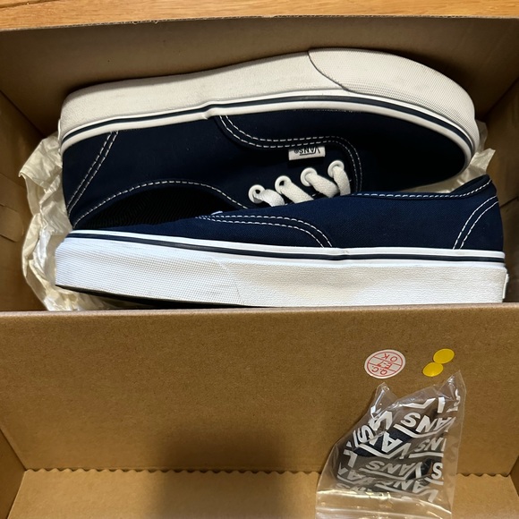 Vans - Picture 2 of 5